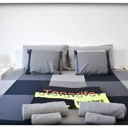 Margherita's San Eugenio Apartment *